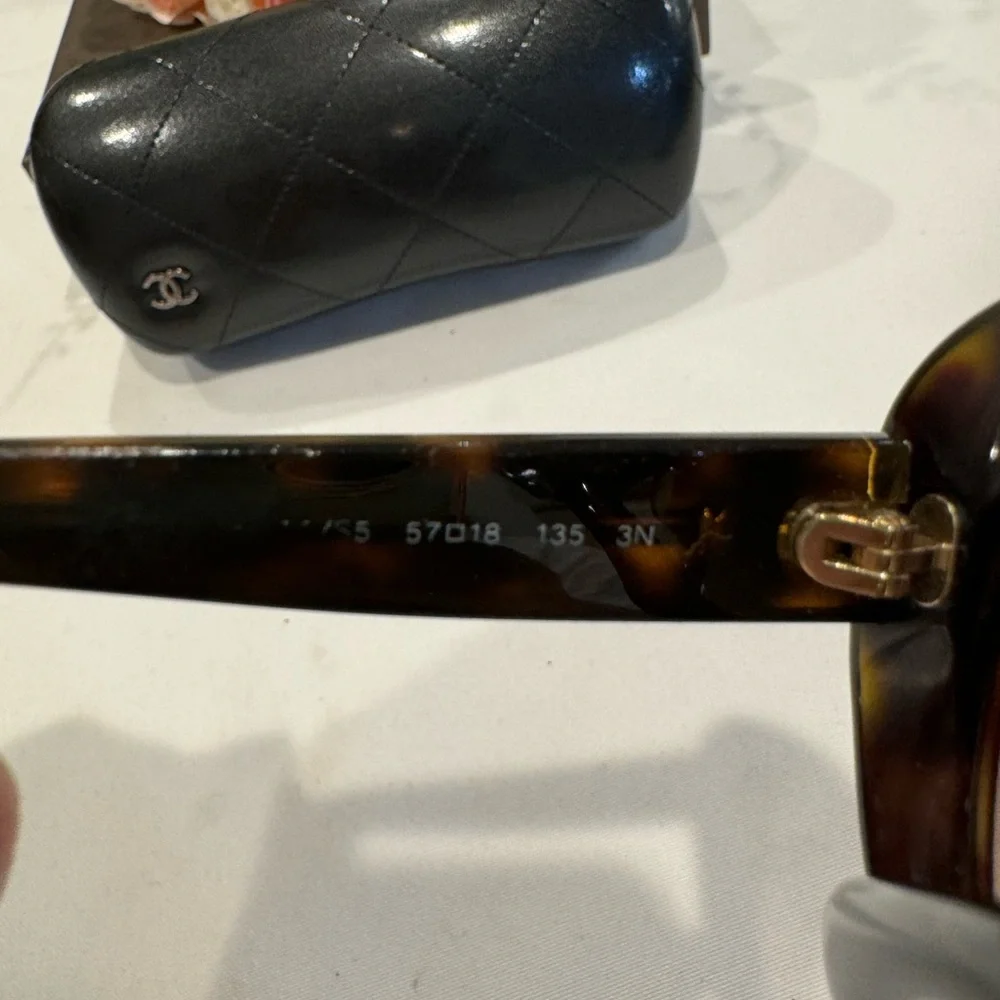 Authentic CHANEL sunglasses with case - Picture 8 of 13